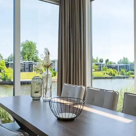 Chalet On The Water At The Beautiful Veluwemeer Nunspeet