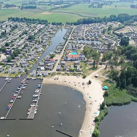 On The Water At The Beautiful Veluwemeer Chalet Nunspeet